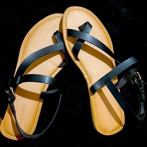 Old Navy Strap Sandals Women's size 8 (Black)